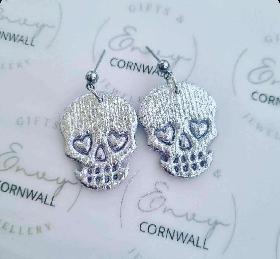 Shiny Silver Skulls