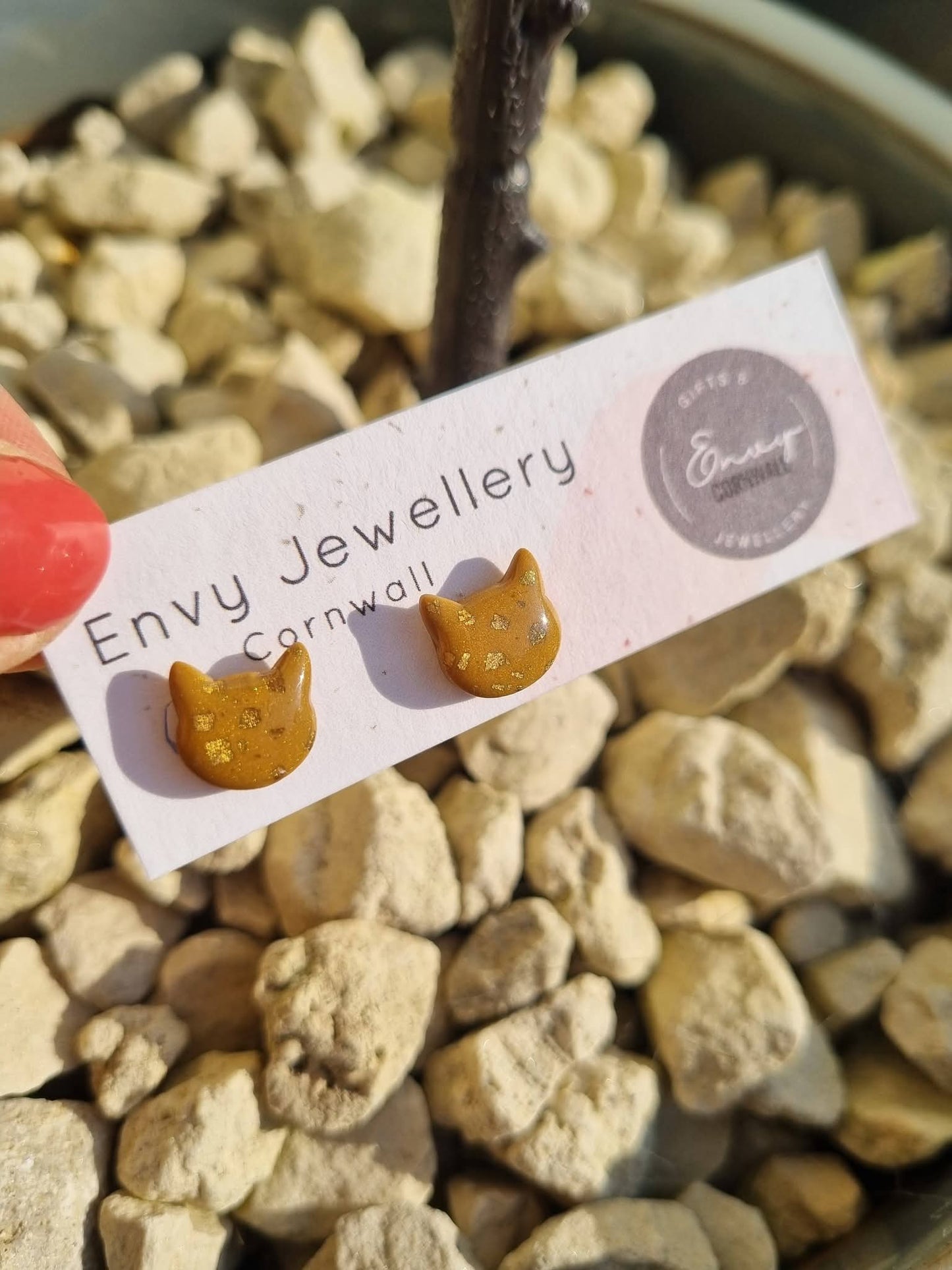 Cat Studs