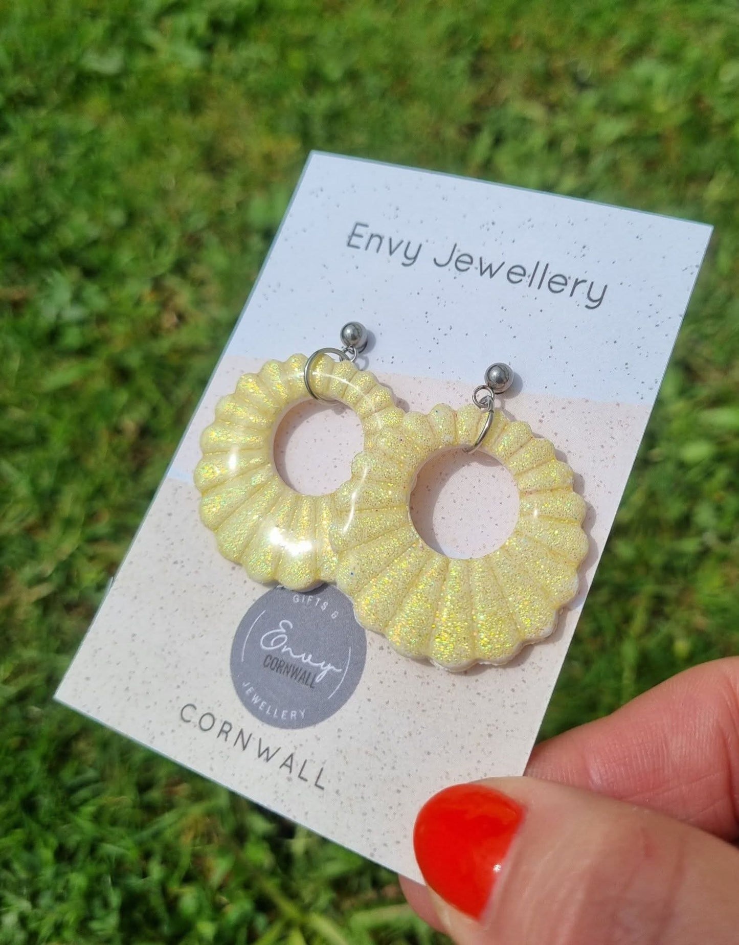 Sparkly Yellow Ribbed Circles
