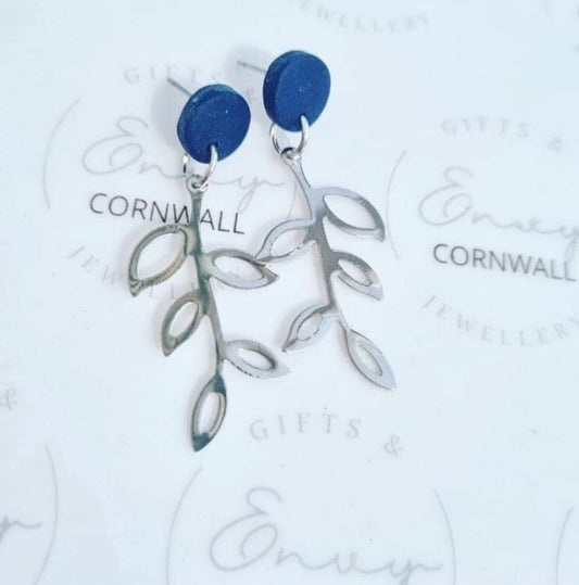 Navy leaves