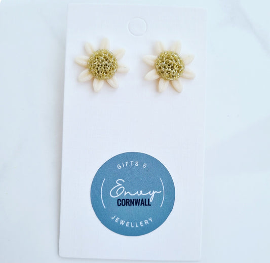 Daisy Sparkle Stud